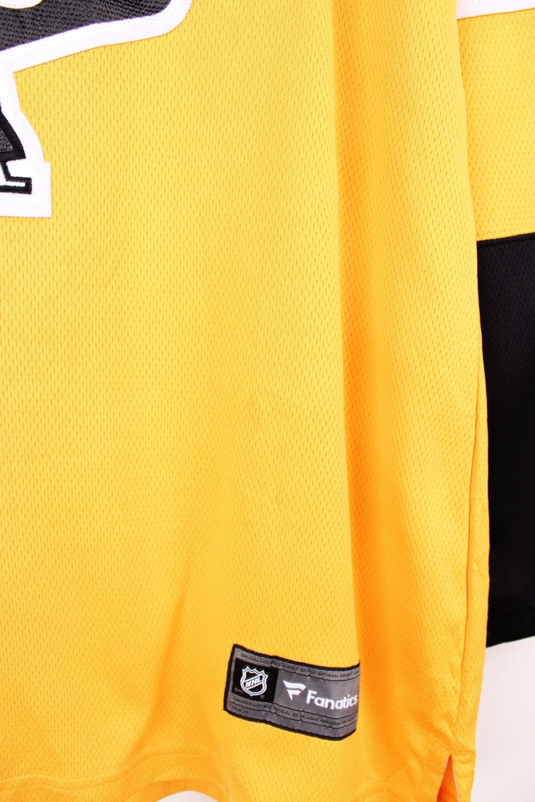 NHL Pittsburgh Penguins, Malkin 71 Hockey Jersey in a yellow and black colourway. 