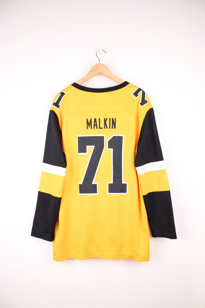 NHL Pittsburgh Penguins, Malkin 71 Hockey Jersey in a yellow and black colourway. 