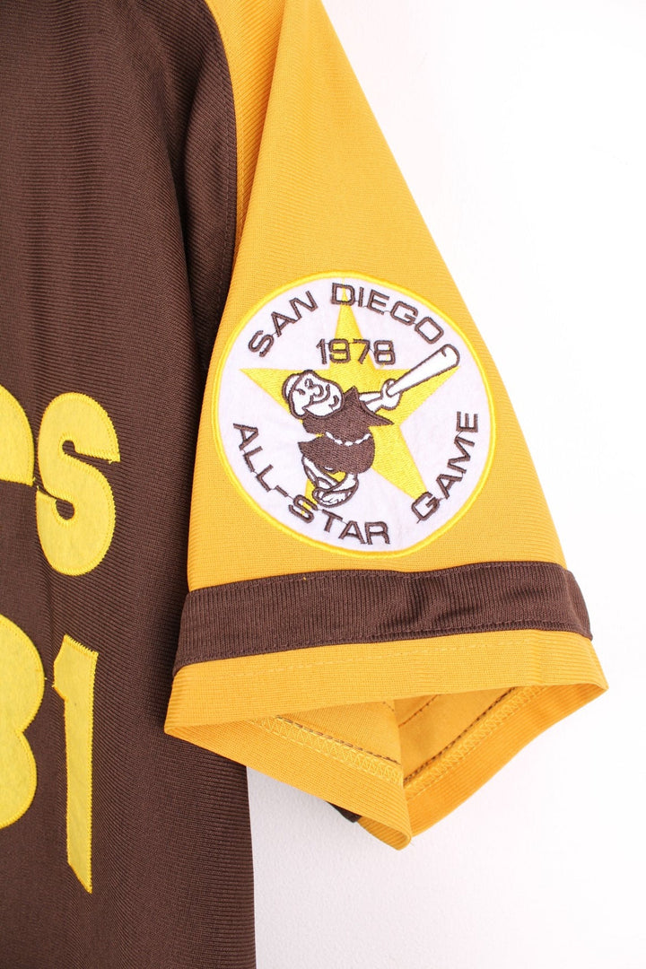 1978 San Diego Padres MLB Mitchell & Ness Jersey in brown with yellow accents, embroidered team logos on the front and sleeves and no.31 Winfield on the back.