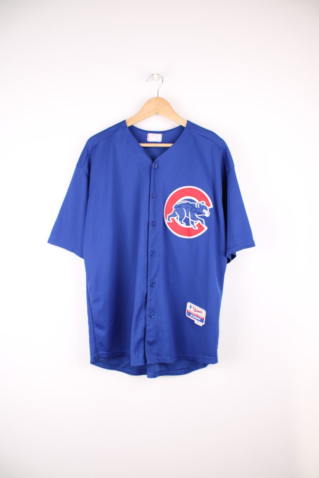 Vintage Chicago Cubs button up MLB baseball jersey with embroidered badge on the chest. 