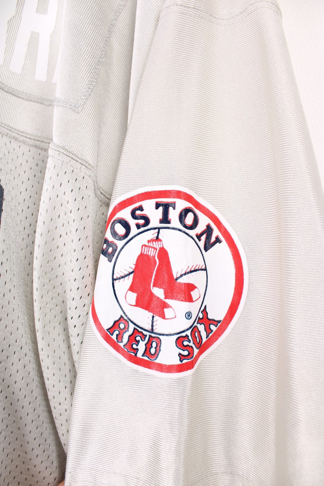 Adidas Boston Red Sox, Garciaparra MLB jersey in silver/grey. Features printed adidas logo on the chest, and spell out Red Sox logo across the front.