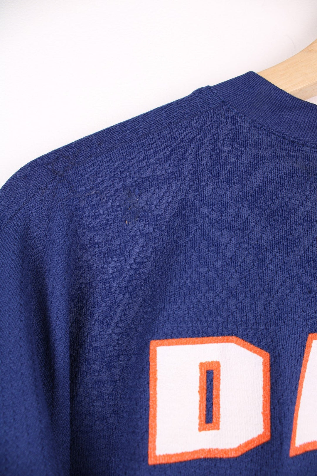 1998 Denver Broncos NFL jersey in blue with logo in orange on the front and no.30 Davis on the back.