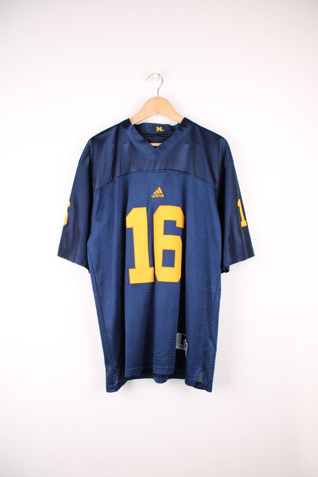 Michigan Wolverines, D.Robinson #16, Adidas Jersey in a blue and yellow colourway. Features embroidered 16 on the front and back. 