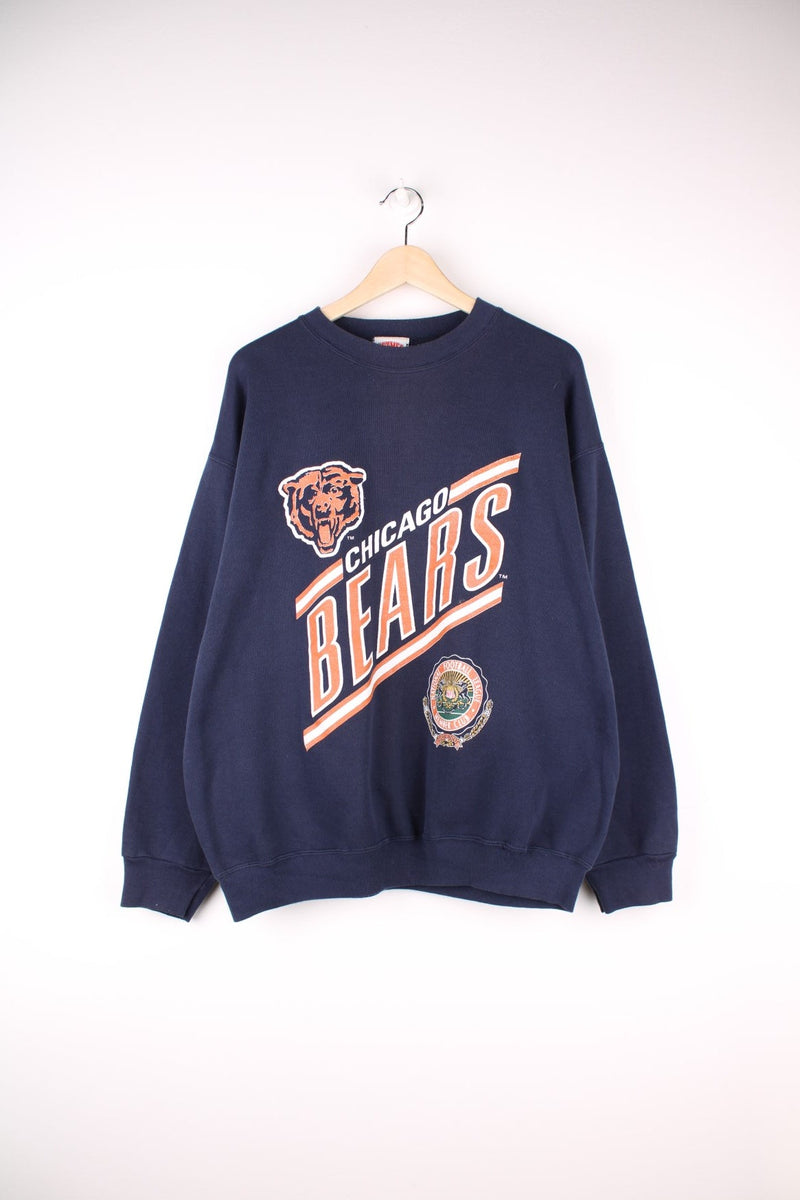 Chicago Bears Sweatshirt in a navy blue colourway with the team spell out and logo printed on the front. 