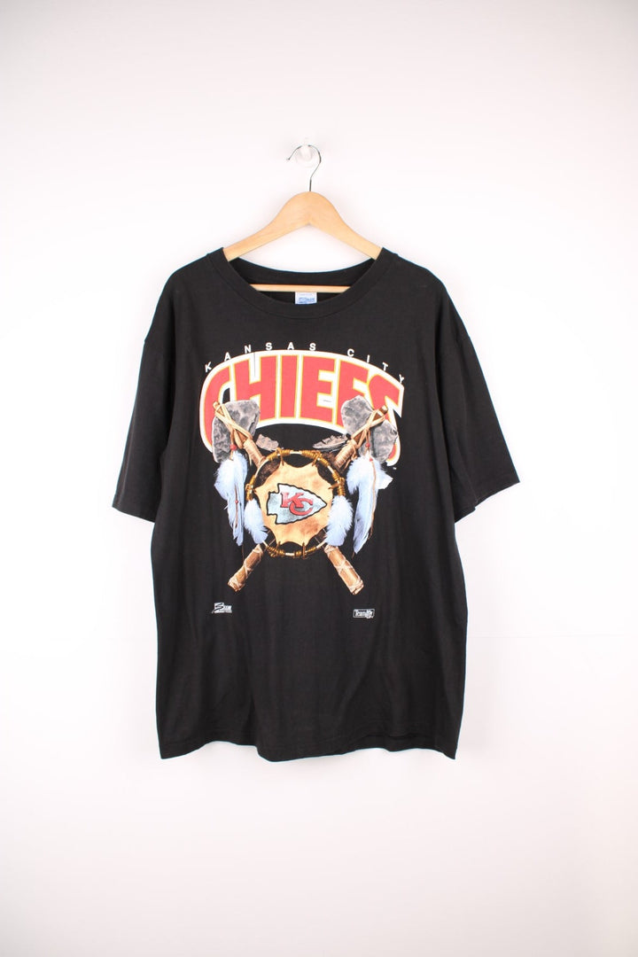 Kansas City Chiefs Salem Sportswear T-Shirt in a black colourway with the logo and spell out printed on the front. 