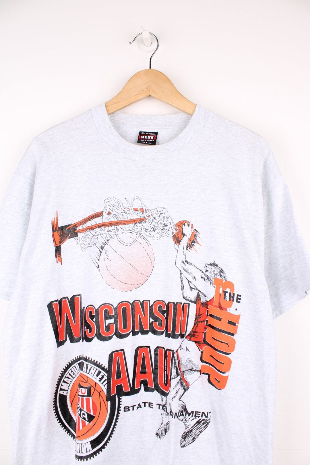 Wisconsin AAU Basketball T-Shirt in a grey colourway with the spell out / logo and hoop graphic design printed on the front. 