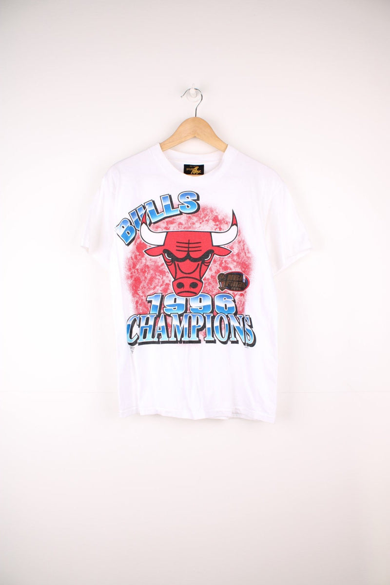 1996 Chicago Bulls NBA Champions T-Shirt in a white colourway with the team logo and spell out printed on the front.