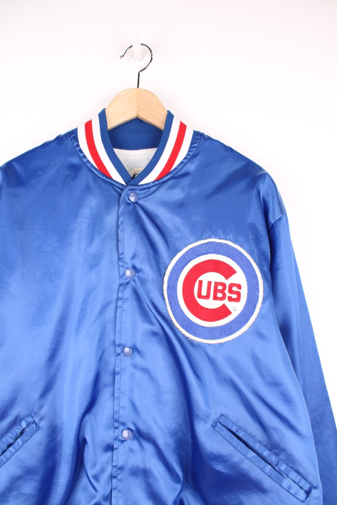 Vintage 90s Chicago Cubs MLB satin varsity/bomber style jacket. Features embroidered badge on the chest.