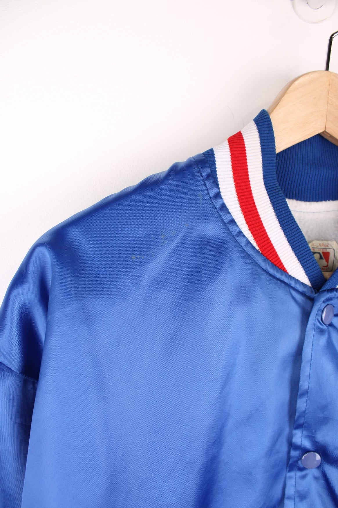 Vintage 90s Chicago Cubs MLB satin varsity/bomber style jacket. Features embroidered badge on the chest.