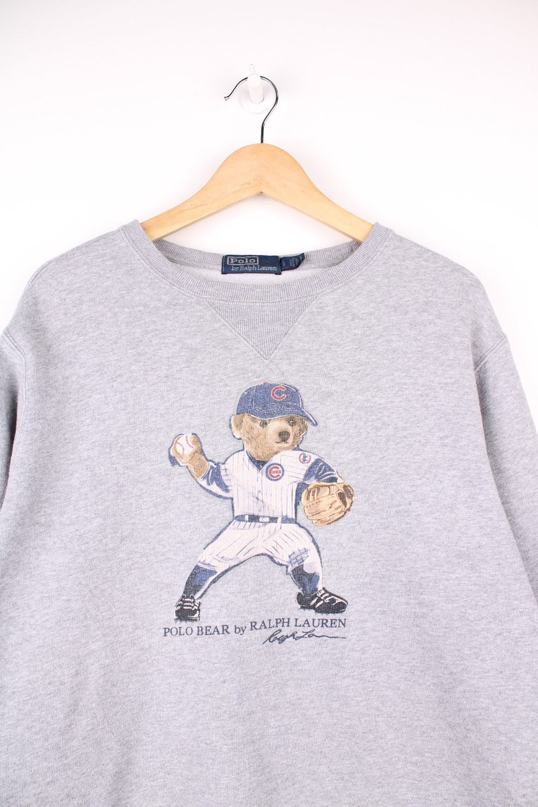 Polo Ralph Lauren MLB Chicago Cubs sweatshirt with print on the front and embroidered badge on the sleeve.