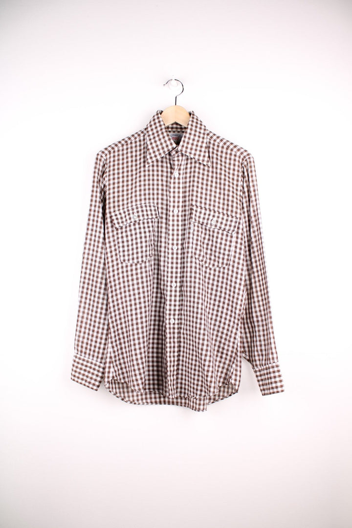 Levi Strauss shirt in Brown with button closure.