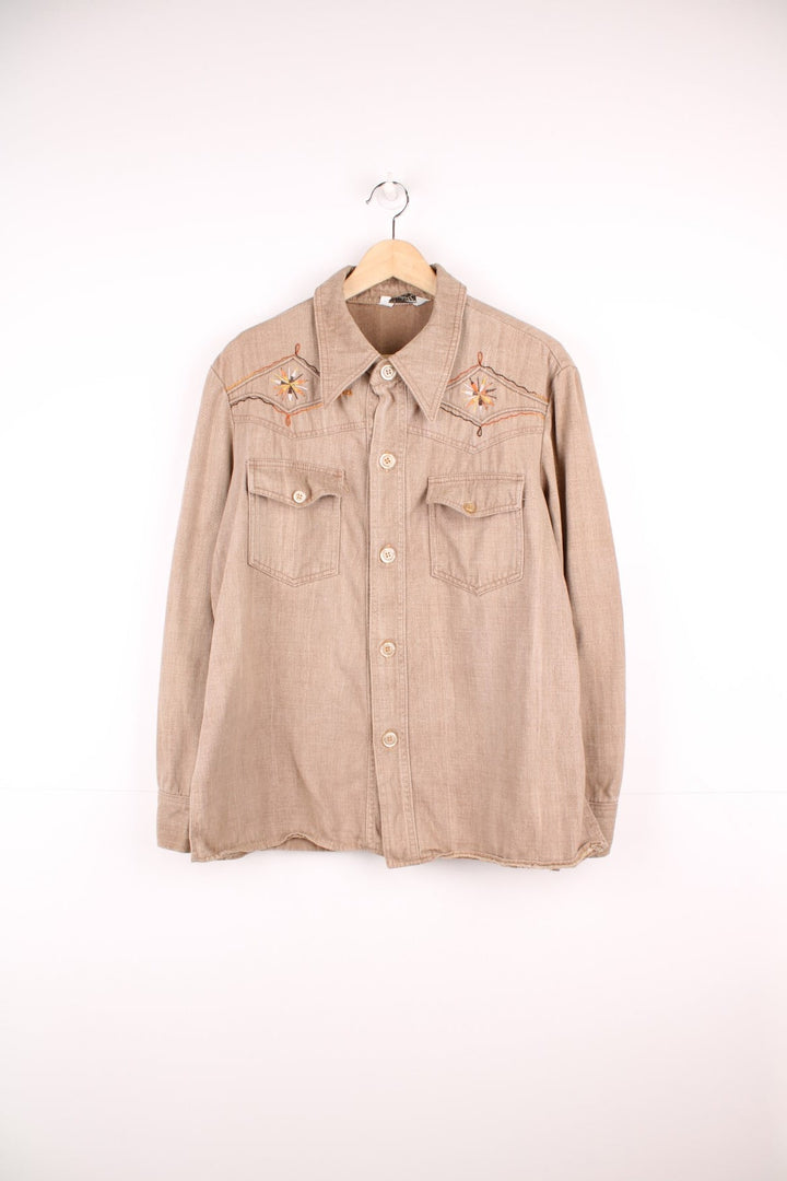 Vintage Wescott Canada Western shirt with button up chest pockets and yolk detail with orange embroidery on the front and back.