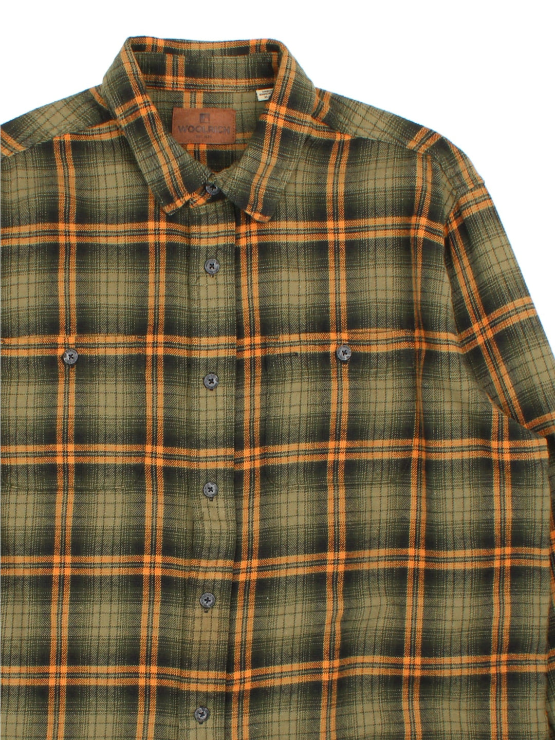 Woolrich Flannel Shirt in a green colourway with checked pattern.Button up with front pocket..