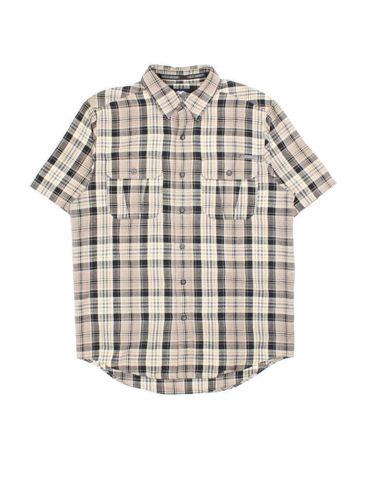 Harley-Davidson Short Sleeve Shirt in a tan colourway with checked pattern.Button up with two pockets on the front and small metal logo just above the pocket.  .