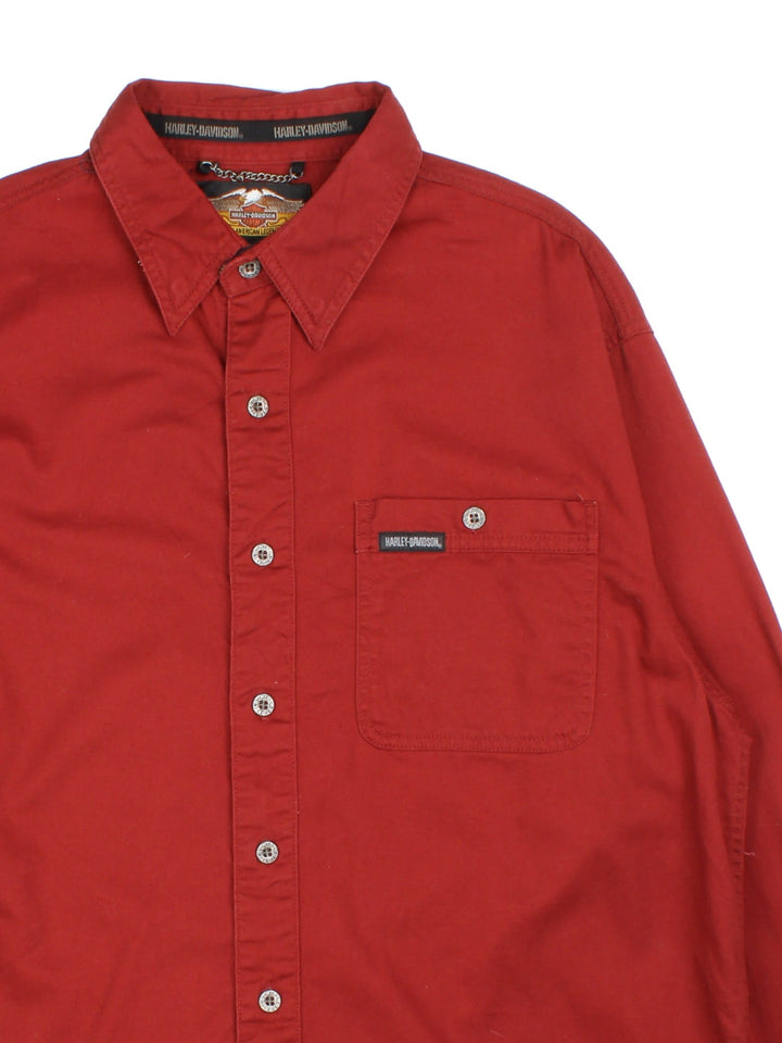 Harley-Davidson Shirt in a red colourway. Button up with embroided branding on front and back.