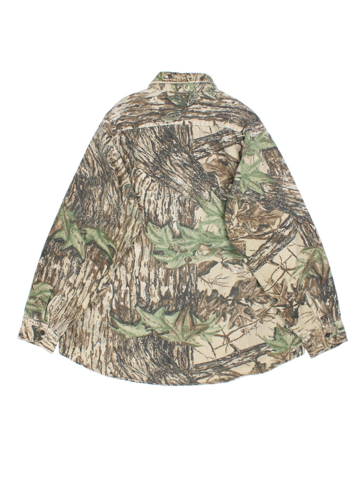 Vintage Real Tree Camo Shirt in a green colourway. Button up fastening, with front pockets.