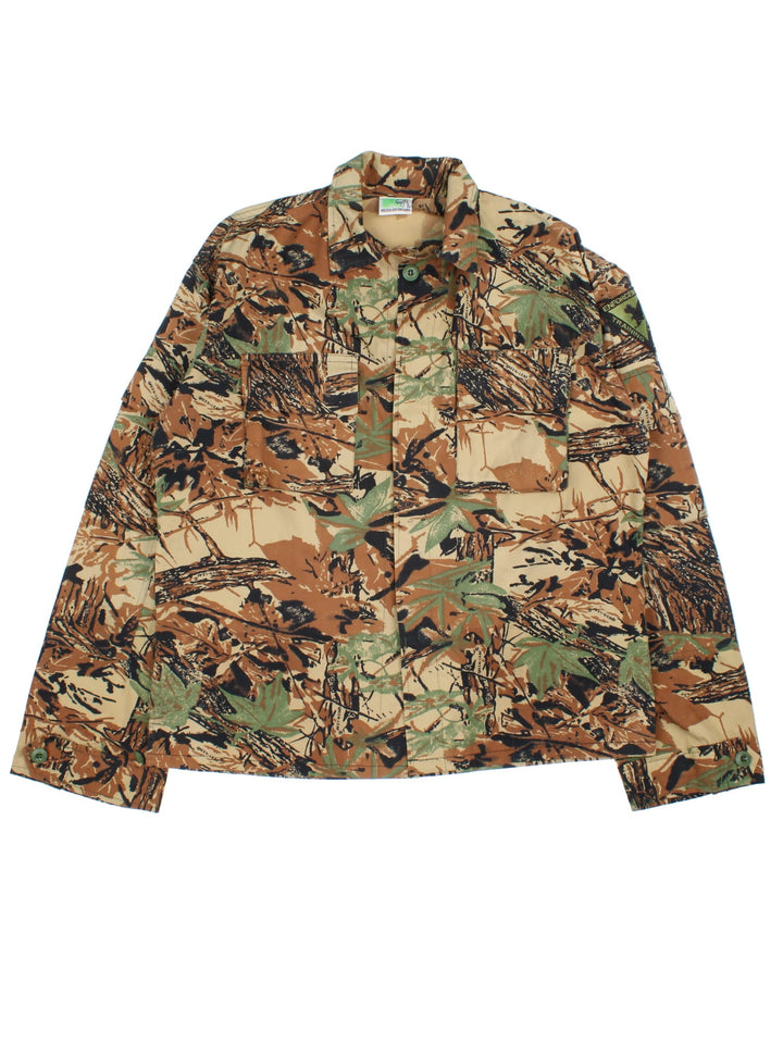 Vintage Green Leaf Camo Jacket in a green colourway. Button up fastening, with front pockets.