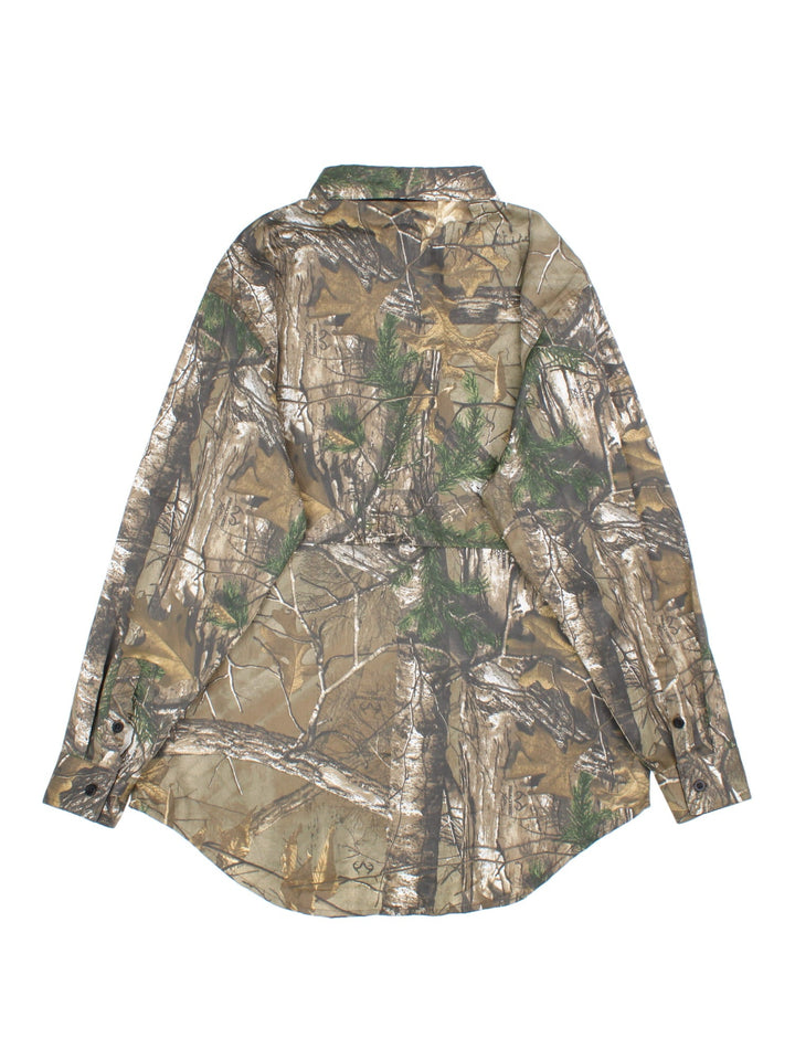 Vintage Real Tree Camo Shirt in a green colourway. Button up fastening, with front pockets.