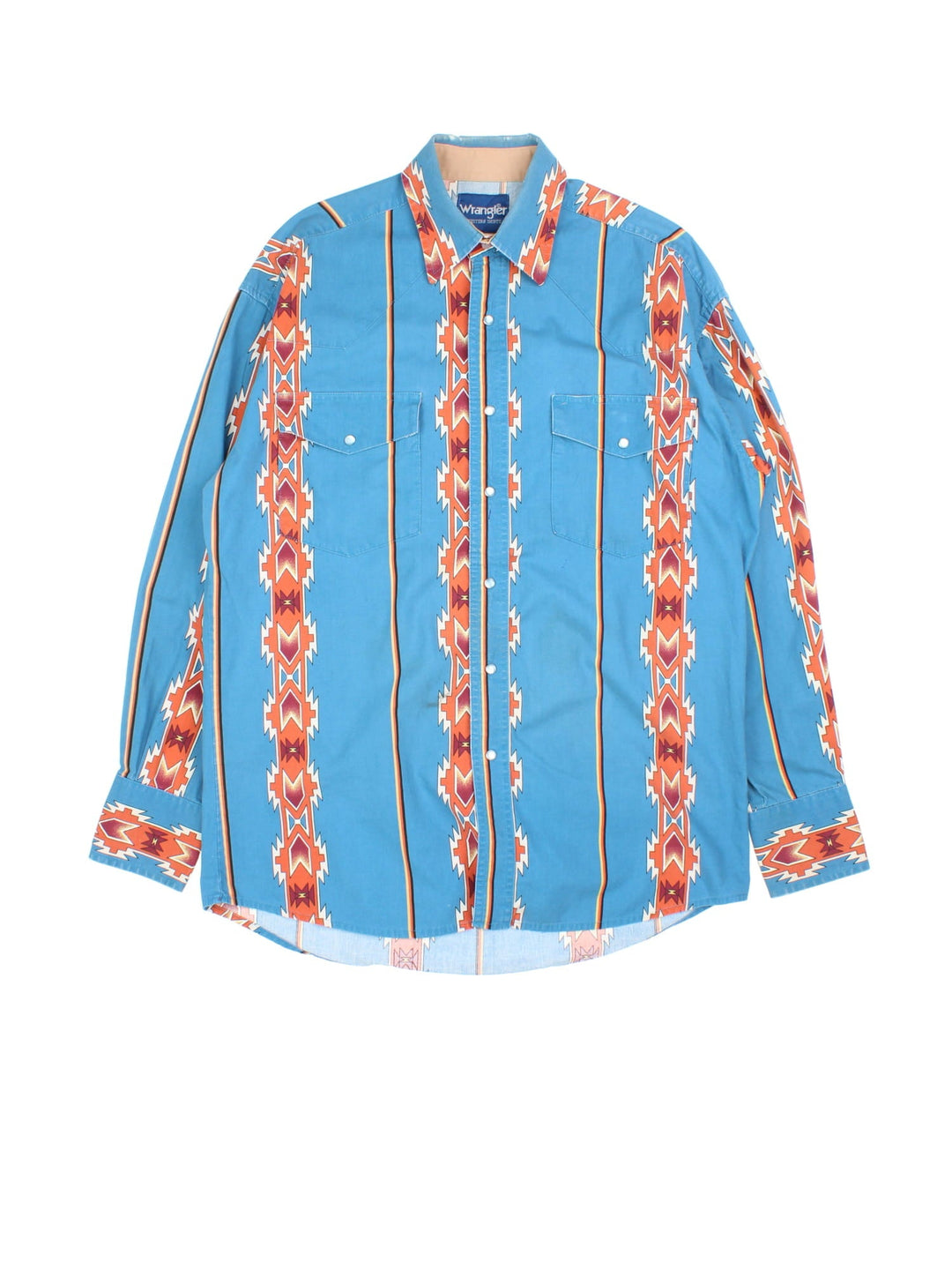 Wrangler Western Shirt in a blue colourway with aztec pattern. Button up with two pockets on the front.