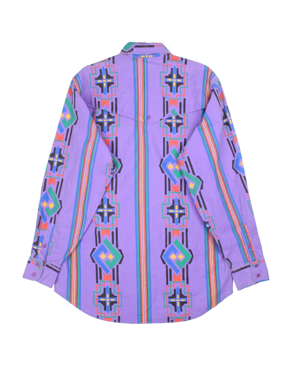 Wrangler Western Shirt in a purple colourway with aztec pattern. Button up with two pockets on the front.