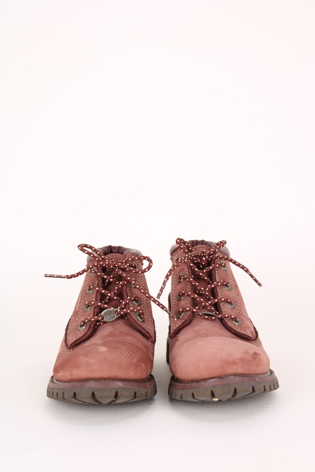 Timberland Nellie Chukka Boats in a brown colourway with the logo embroidered on the side, and has adjustable laces.