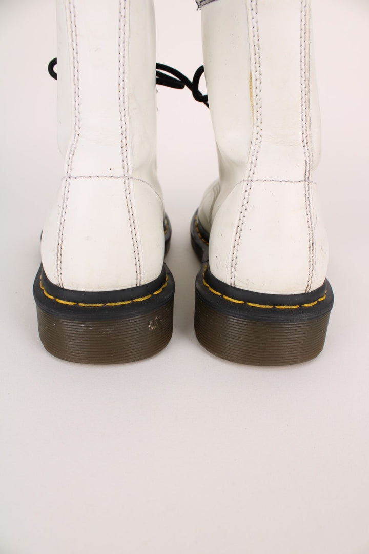 Dr Martens 1460 Boots in a white colourway, high rise boots with adjustable laces.