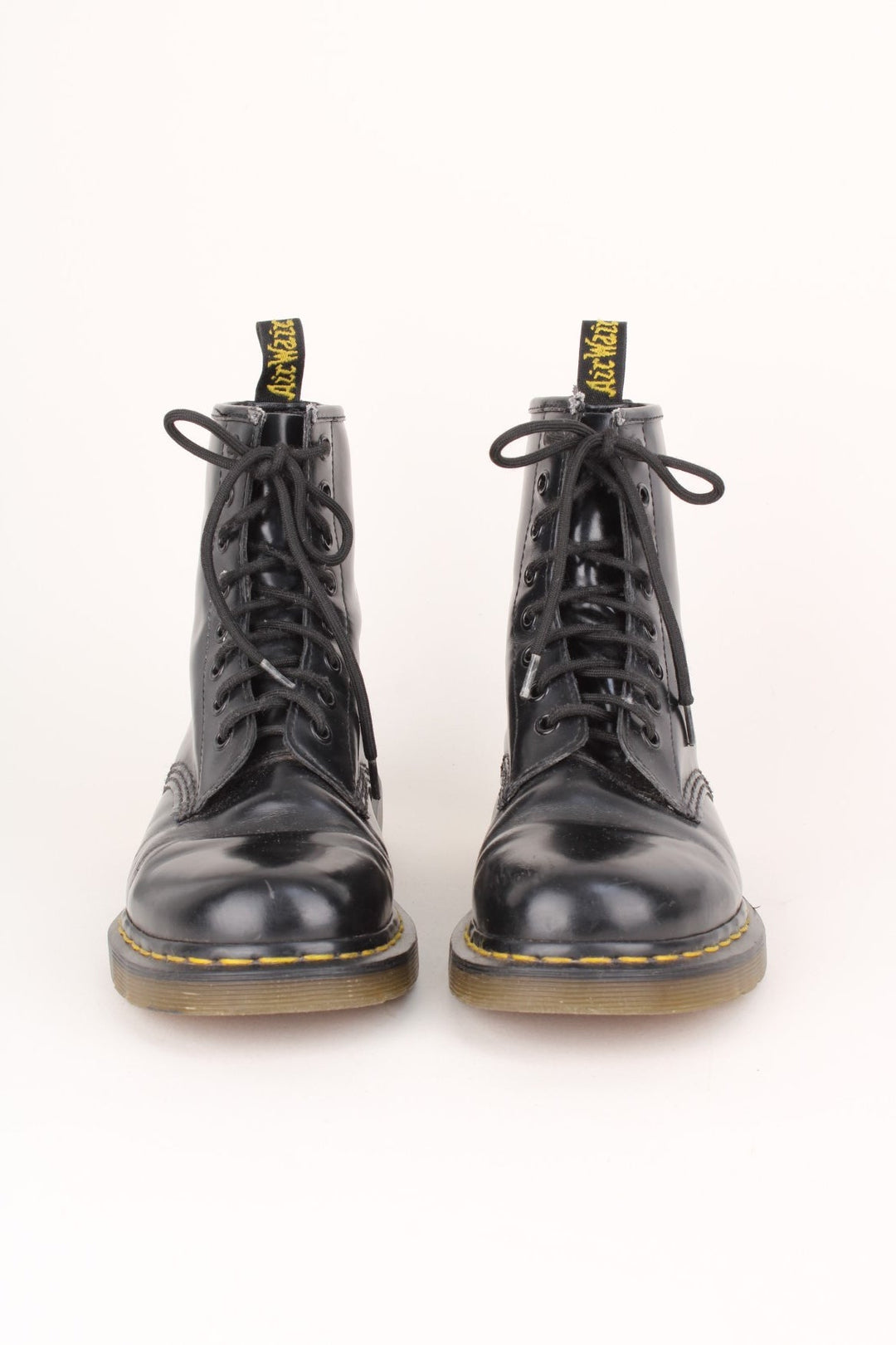 Dr Martens 11822 Boots in a black colourway, high rise boots with adjustable laces.