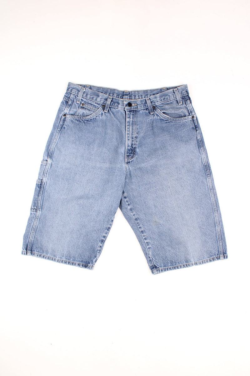 Dickies Carpenter Shorts in a blue denim colourway, multiple pockets and has the logo embroidered on the back. 