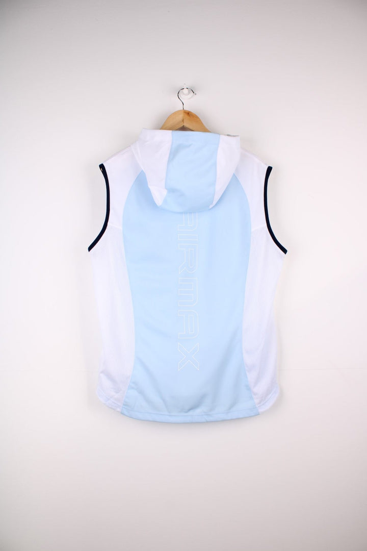 Nike sleeveless hoodie in a blue colourway with white mesh sides,and navy piping cord edges.The logo and graphic are printed on the front centre.