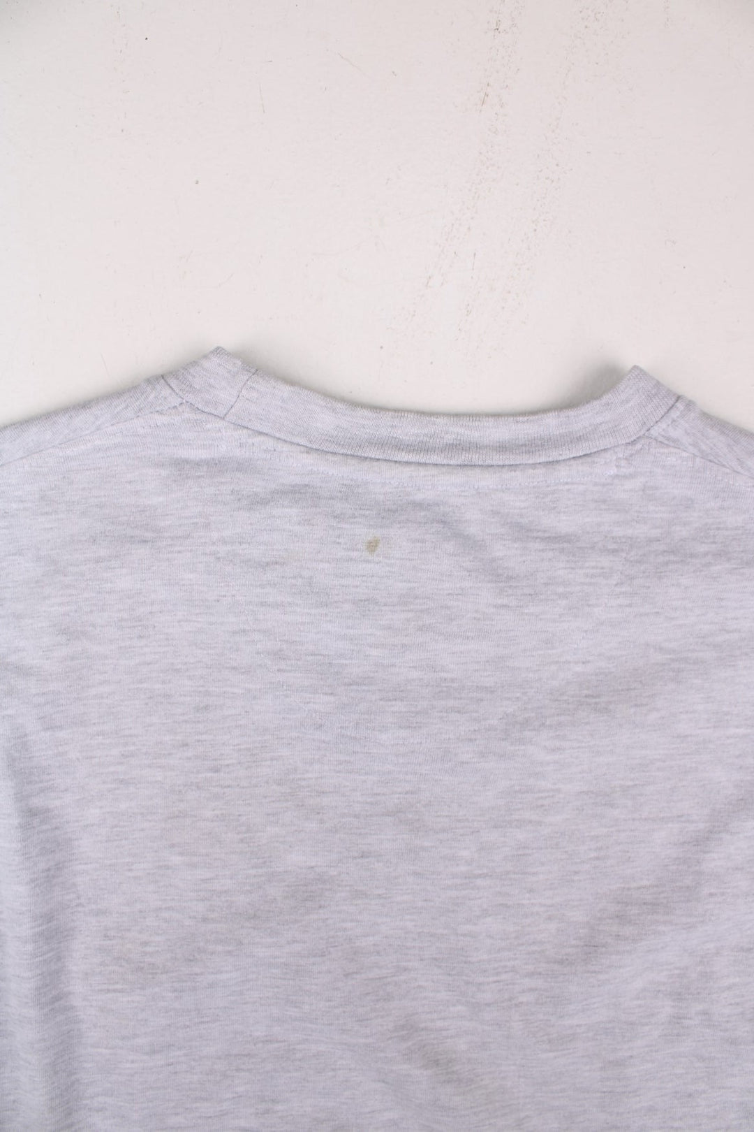 Vintage Ben Davis Long-Sleeve Pocket T-Shirt in a grey colourway, has a chest pock with the logo embroidered on the front.