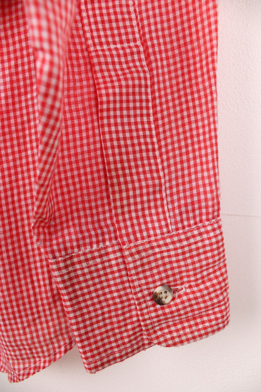 Levi's red and white gingham western shirt with one flap pocket.