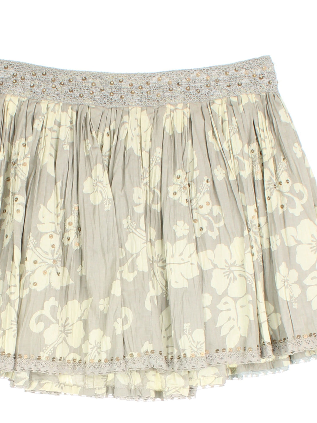 Vintage Y2K Mini Skirt in a grey colourway. Beaded waistband and all over contrast floral pattern.