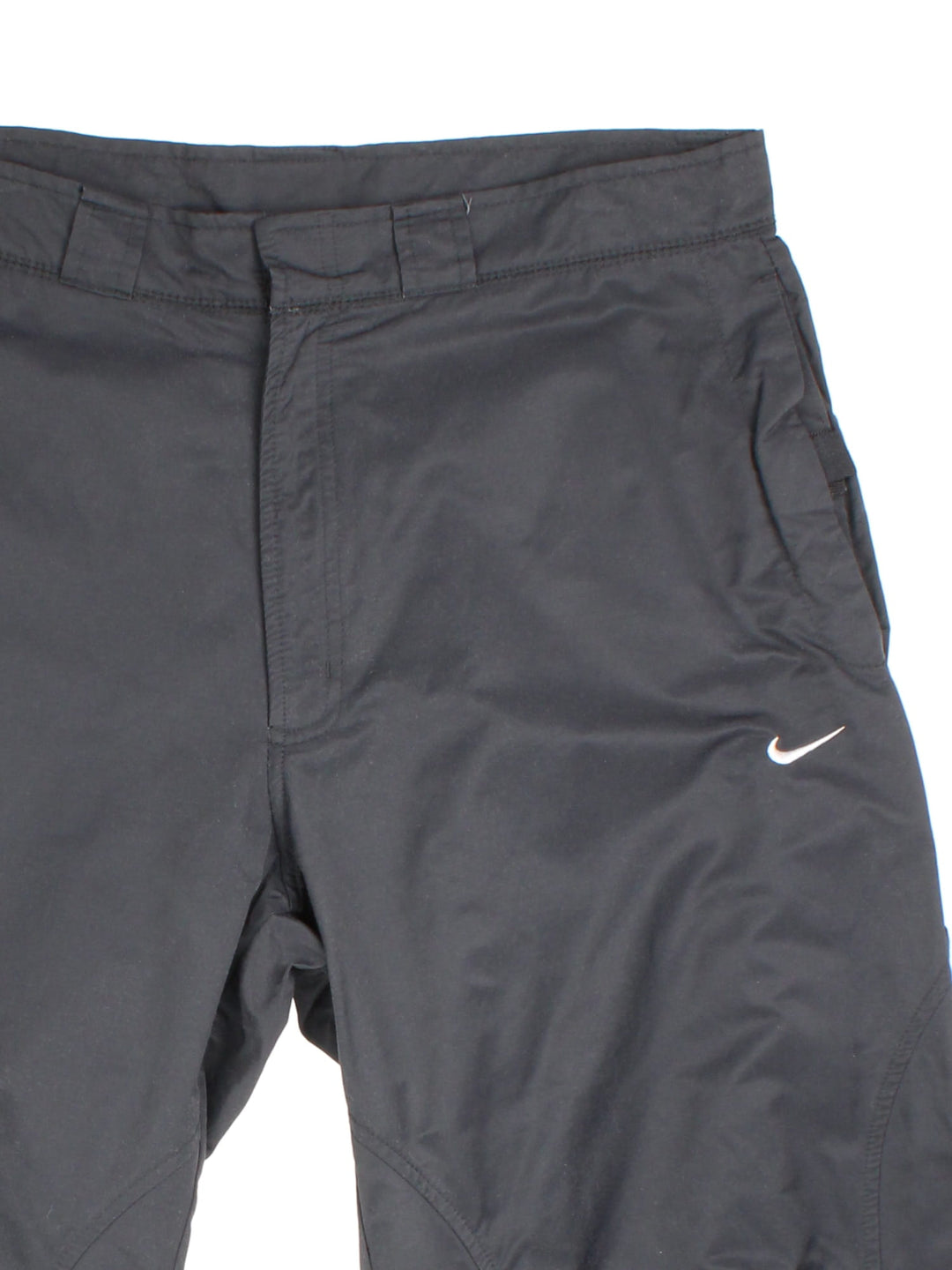 Y2K 3/4 Length Nike Shorts in black colourway.Velcro/zip fastening and embroidered swoosh branding