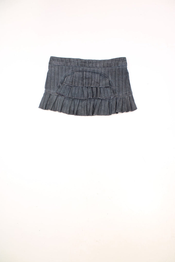 Y2K Topshop Moto pleated denim mini skirt in grey pinstripe with button closure and ruffles on the back. 