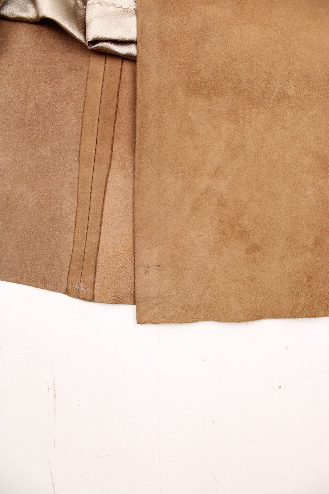 Y2K Wallis Suede maxi skirt in brown with zip and metal hook fastening on the back. 