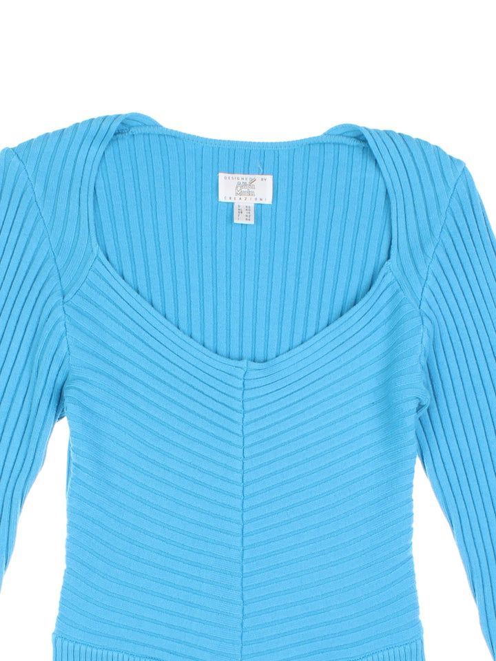 Y2K v-neck ribbed knit top in blue by Alba Moda Creazioni.