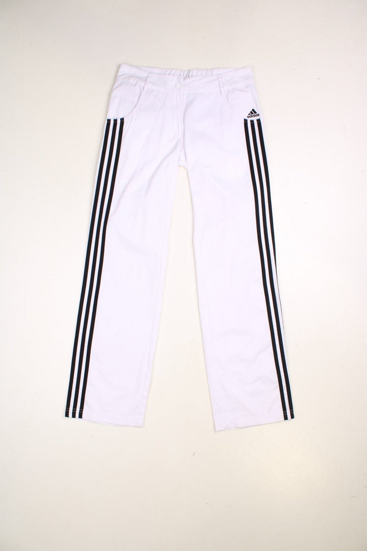 Adidas Climalite Trousers in white and black colourway with the iconice three stripes going down the legs, has multiple pockets and the logo embroidered on the front.