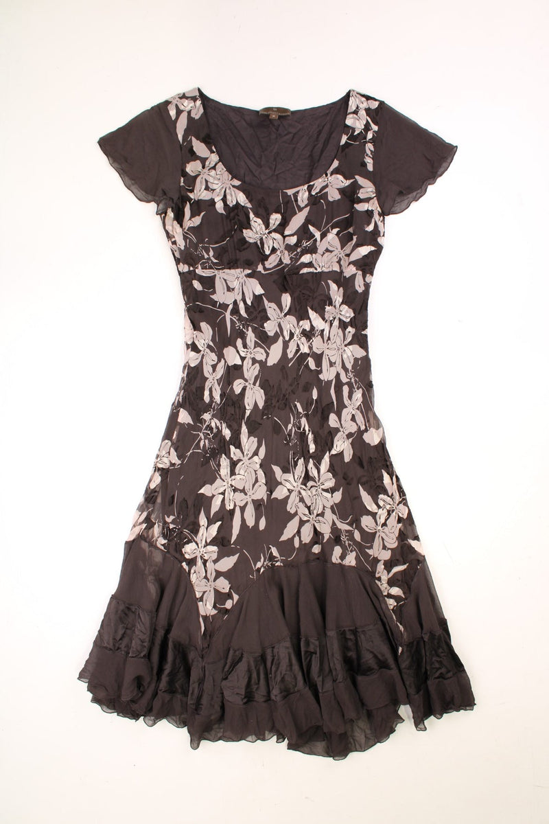 Y2K Fenn Wright Mason brown silk flowy dress, features a lovely all over floral print, layered hem and flowy sleeves 