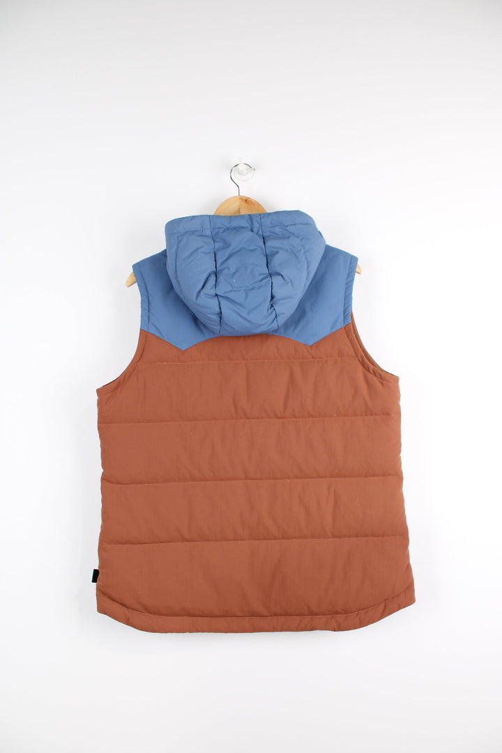 Patagonia Bivy hooded, button up pufffer gilet features pockets and embroidered logo on the chest 