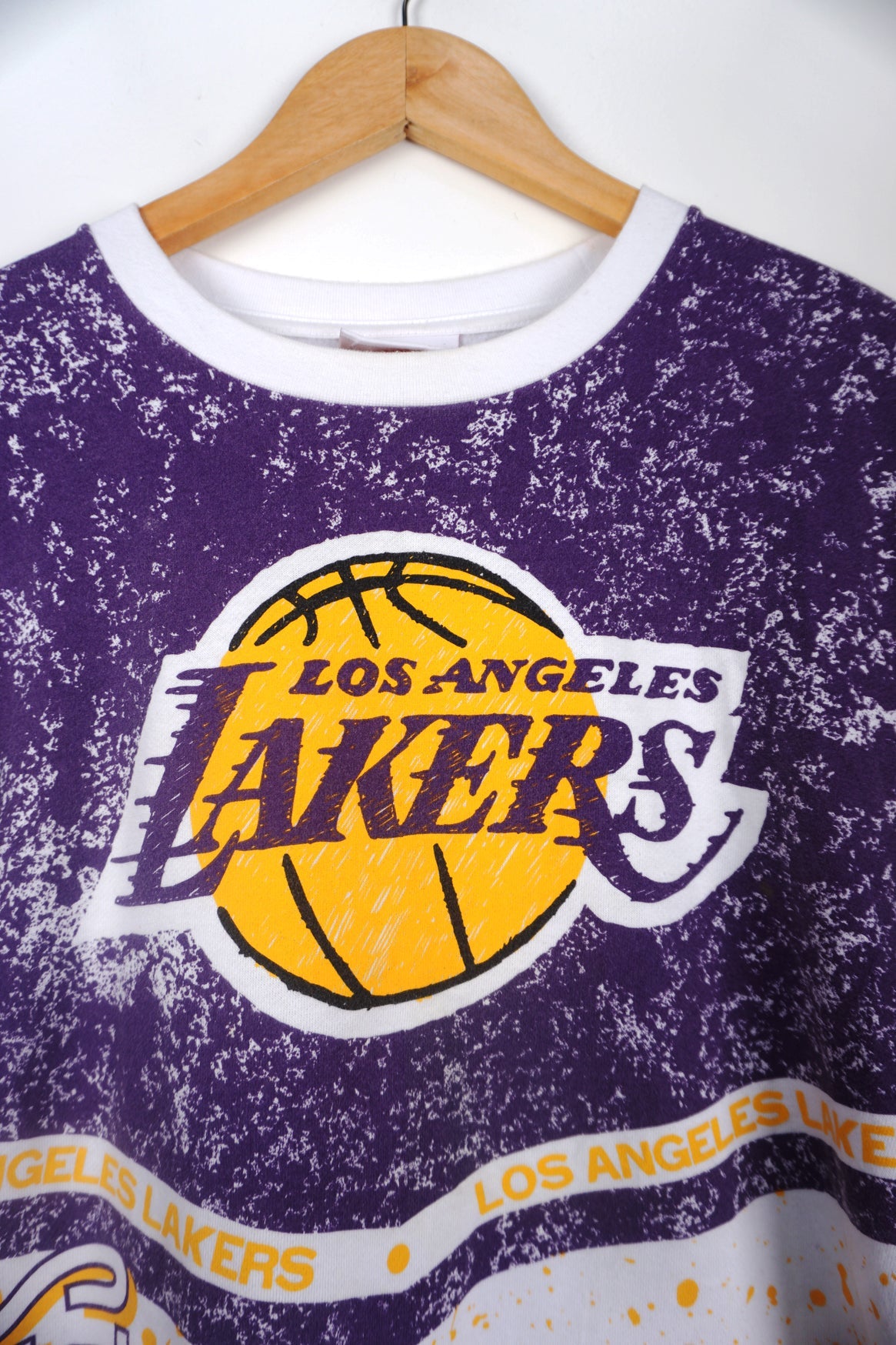 Vintage NBA Los Angeles Lakers White and Purple Graphic Sweatshirt